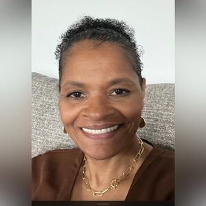 Meet your Posher, Dorita